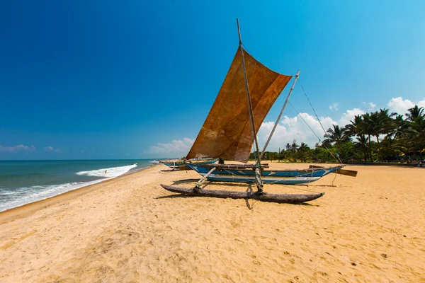 Iate com vela quadrada em Negombo — Fotografia de Stock