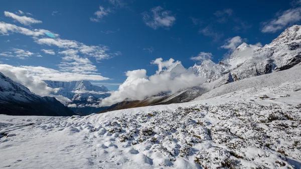 Schöne Landschaft des Himalaya-Gebirges — Stockfoto