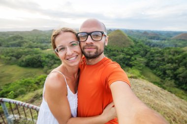 Mutlu çifte Bohol içinde çikolata hills