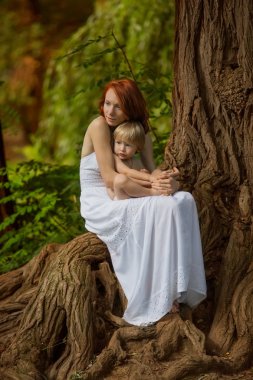 Beyaz bebek çocuk yaz Park'ta dinlenme al