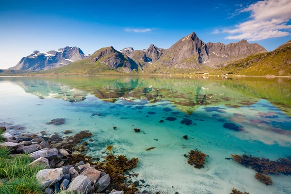 Pintoresco paisaje de la campiña noruega — Foto de Stock