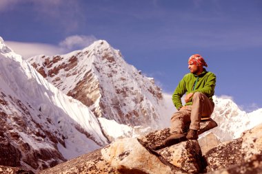 Uzun yürüyüşe çıkan kimse Himalayalar, Nepal Trek aittir