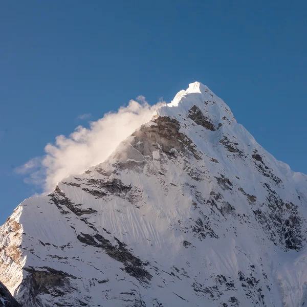 Bellissimo paesaggio delle montagne dell'Himalaya — Foto Stock