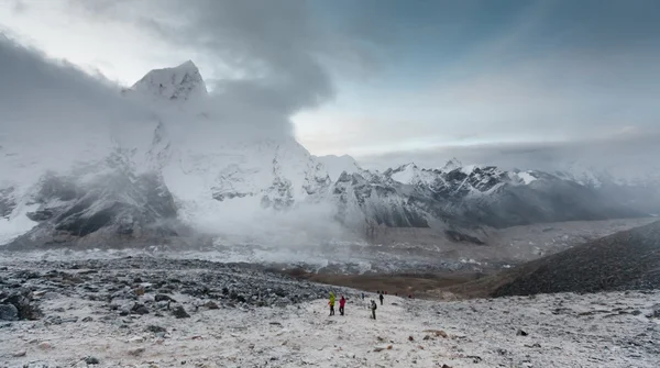 Hermoso paisaje de las montañas del Himalaya — Foto de Stock