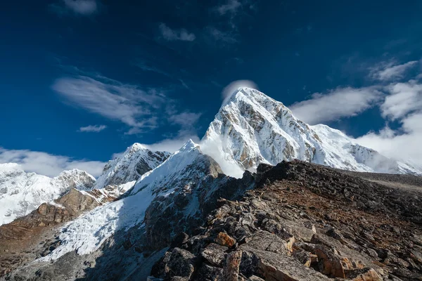 Hermoso paisaje de las montañas del Himalaya —  Fotos de Stock