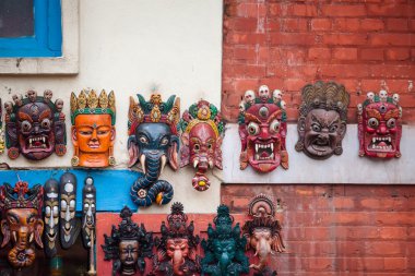 Geleneksel Nepal ahşap maskeleri Satılık 