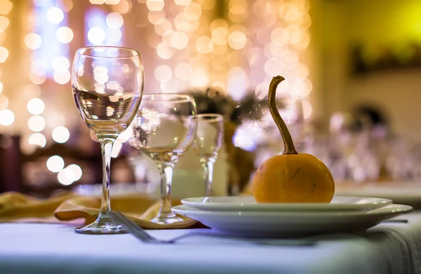 Served table in a restaurant at the holiday eve — Stock Photo, Image