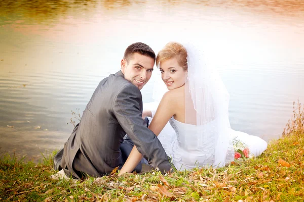 Sposa e sposo — Foto Stock