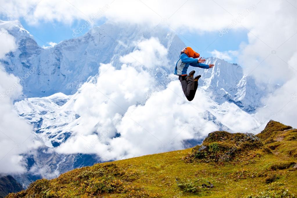 Hiking in Himalaya mountains