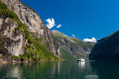 Geiranger fiyort Norveç'te boyunca seyahat 