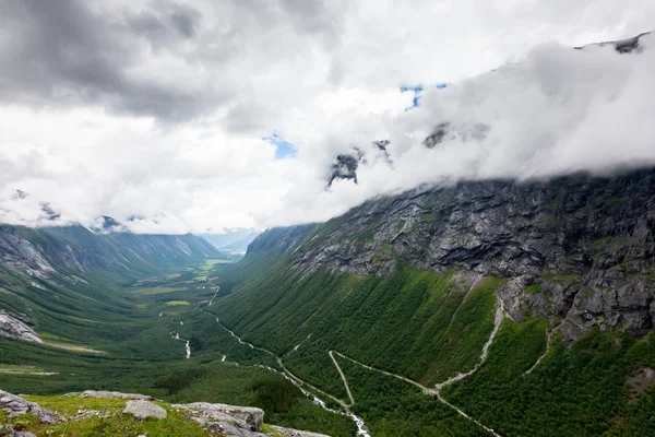 Malownicze lanscape drogi trolli w Norwegii — Zdjęcie stockowe
