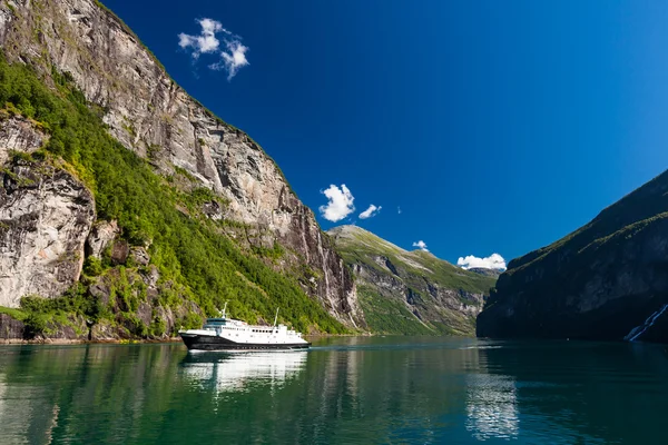 Geiranger fiyort Norveç'te boyunca seyahat 