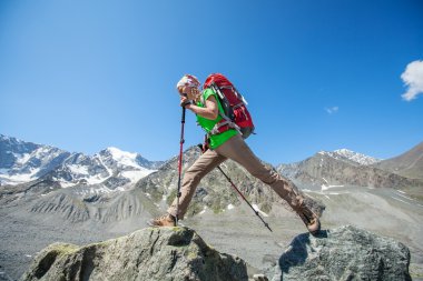 Uzun yürüyüşe çıkan kimse huso Mountain, en yüksek Sibirya'da yakınındaki