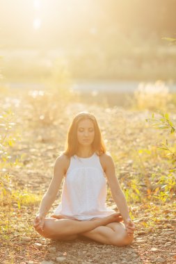 Kafkas kadın pratik yoga