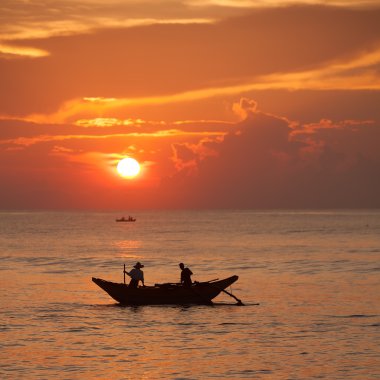 Fishman tekne ile Hint Okyanusu, Sri Lanka, doğal görünümü