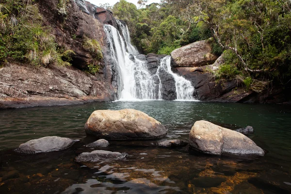 Дикі водоспад у Хортон рівнини Національний парк, Шрі-Ланка — стокове фото
