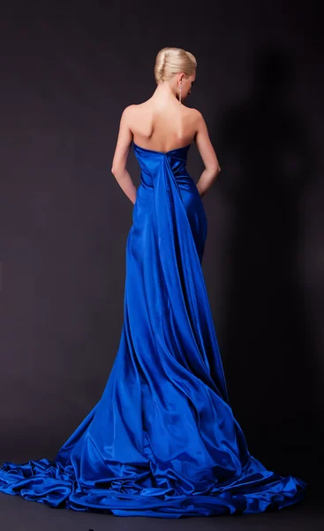 Mulher de lã em azul — Fotografia de Stock