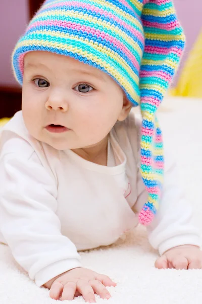 Sweet baby meisje glimlach op camera — Stockfoto