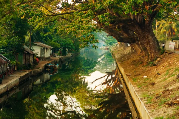 Vista panorâmica no canal holandês no Sri Lanka ao nascer do sol — Fotografia de Stock