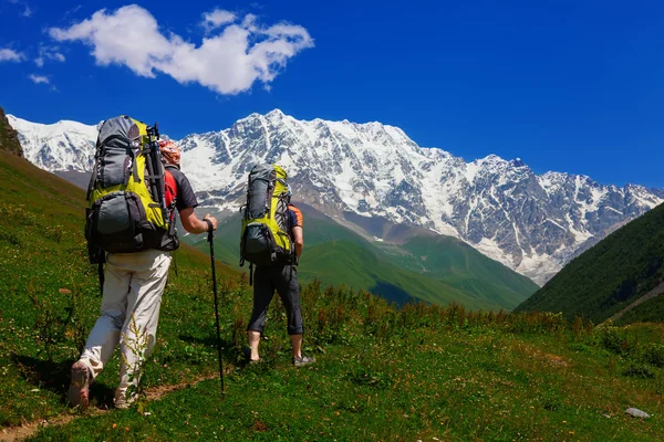 Похід по Кавказу гори — стокове фото