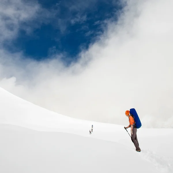 Wandelen in de Himalaya bergen — Stockfoto