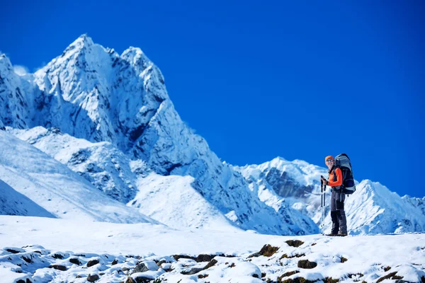 Wandern im Khumbu-Walley im Himalaya-Gebirge — Stockfoto