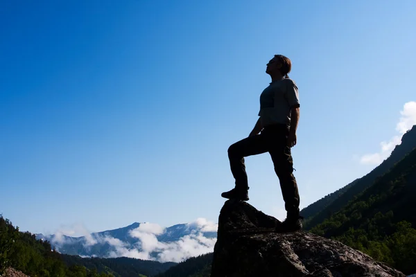 Backpacker, Wanderer im Kaukasus — Stockfoto