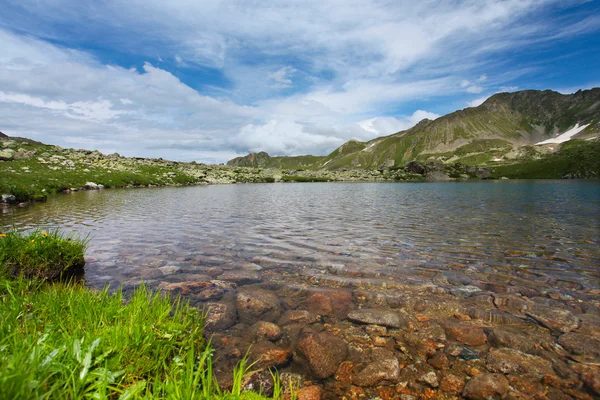 Vista panoramica sulle montagne del Caucaso — Foto Stock