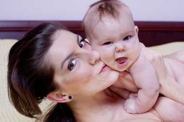 Anne aşk, anne ve kızı