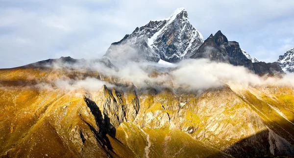 ヒマラヤ山脈の美しい風景 — ストック写真