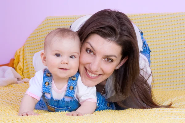 Amor da mãe, mãe e filha — Fotografia de Stock