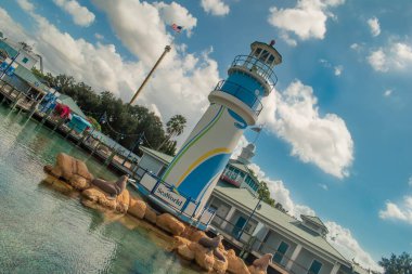 Orlando, Florida. 15 Kasım 2020. Seaworld 'deki ikon deniz fenerinin kısmi görünümü (2)