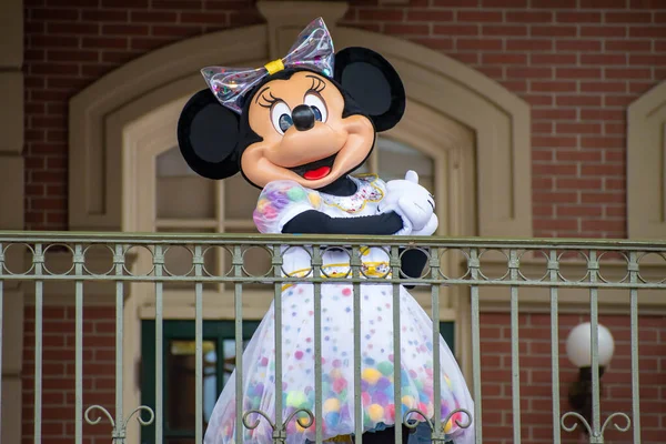 Orlando Florida Augustus 2020 Minnie Mouse Zwaaiend Vanaf Het Balkon — Stockfoto