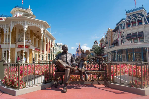 ロイ ディズニー写真素材 ロイヤリティフリーロイ ディズニー画像 Depositphotos ロイ ディズニー写真素材 ロイヤリティフリーロイ ディズニー画像 Depositphotos