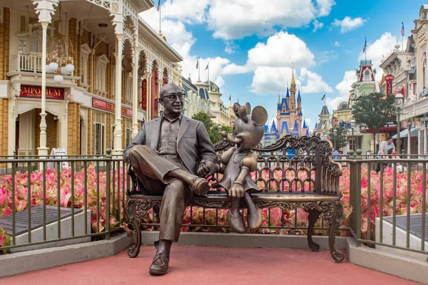 ロイ ディズニー写真素材 ロイヤリティフリーロイ ディズニー画像 Depositphotos