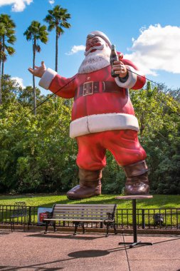 Tampa Körfezi, Florida. 29 Aralık 2020. Busch Gardens 'ta Coca Cola' nın Noel Baba 'sı (42)