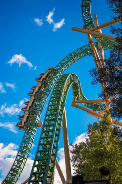 Tampa Körfezi, Florida. 29 Aralık 2020. Busch Gardens 'ta Çita Avı hız treninin keyfini çıkaran insanlar (9))