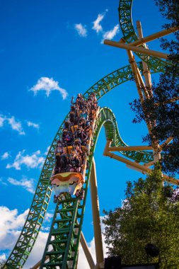 Tampa Körfezi, Florida. 29 Aralık 2020. Busch Gardens 'ta Çita Avı hız treninin keyfini çıkaranlar (10)).