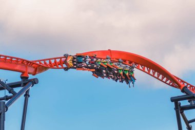 Tampa Körfezi, Florida. 29 Aralık 2020. Busch Gardens 'ta eğlenen insanlar (67))