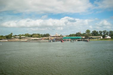 Orlando , Florida. 21 Eylül 2020. Walt Disney World 'deki feribottan Sihirli Krallık' ın panoramik görüntüsü (5))