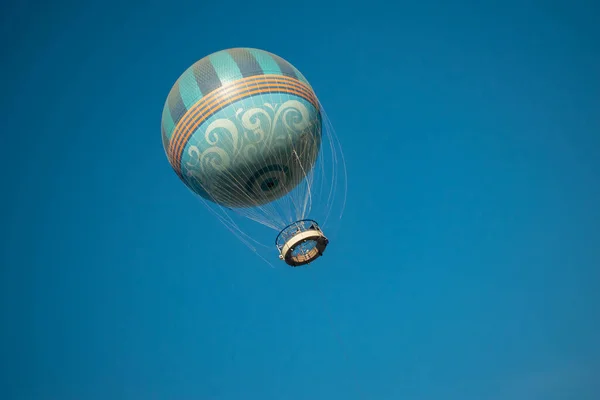 フロリダ州オーランド 2020年10月13日 ディズニースプリングスの熱気球のトップビュー — ストック写真