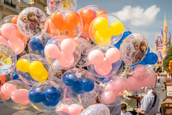 Orlando , Florida. 21 Eylül 2020. Sihirli Krallıkta Disney 'in balonunun üst görünümü (213)