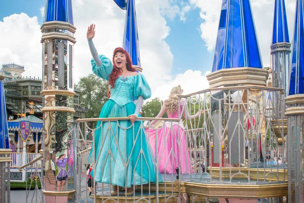 Orlando Florida Septiembre 2020 Aurora Ariel Hermosa Carroza Desfile Magic — Foto de Stock