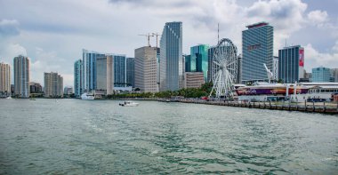 Miami, Florida. 28 Haziran 2021. Miami Şehir Merkezi ve Disney Cruise 'un panoramik manzarası