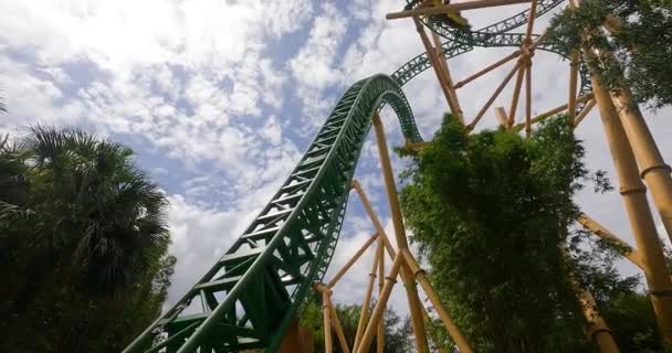 Tampa Bay Florida Agosto 2021 Personas Disfrutando Cheetah Hunt Montaña — Vídeos de Stock