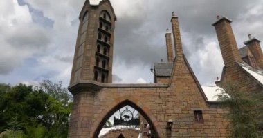 Orlando, Florida. 15 Eylül 2021. Harry Potter 'ın Büyücülük Dünyası' na Macera Adası 'nda Hogsmeade (46))