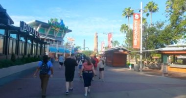 Orlando, Florida. 15 Eylül 2021. Orlando Universal Stüdyolarında Yürümek (1)