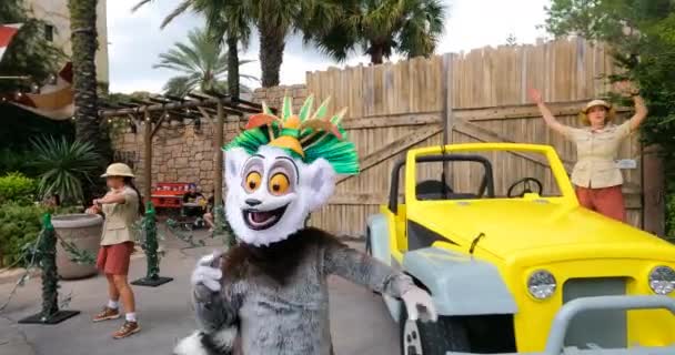 Orlando Florida September 2021 Character Madagascar Dancing Island Adventure — Stock Video