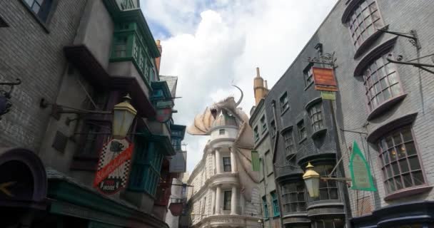 Orlando Florida Settembre 2021 Drago Spargere Fuoco Diagon Alley Nel — Video Stock