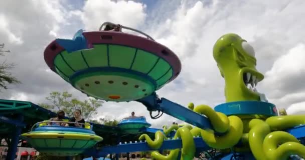 Орландо Флорида Вересня 2021 Люди Які Розважаються Kang Kodos Twirld — стокове відео